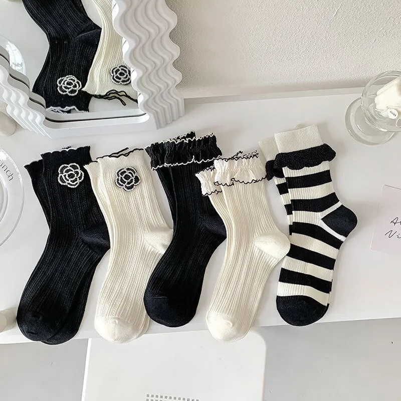 Black and white floral cotton socks gift Women Winter Socks gift  flowers Korean Japanese