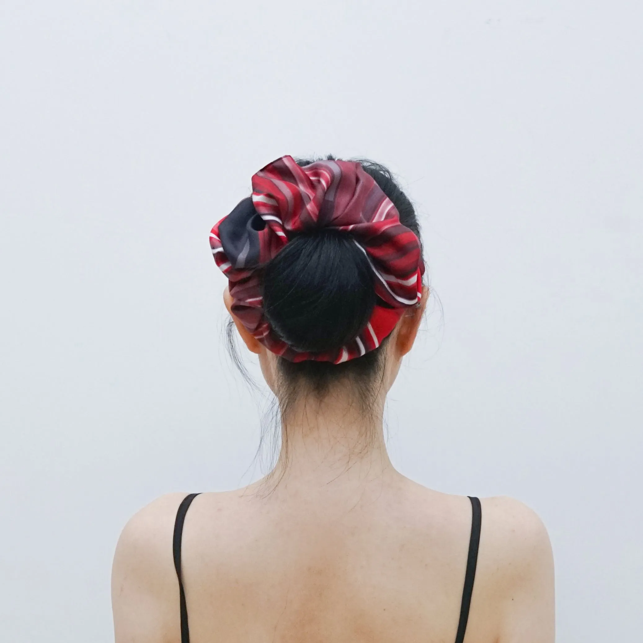 Invisibilis Moveré Premium statement silk scrunchie - Stripy - Size Ultra Large - Made in Hong Kong - 真絲髮圈 - 香港製造