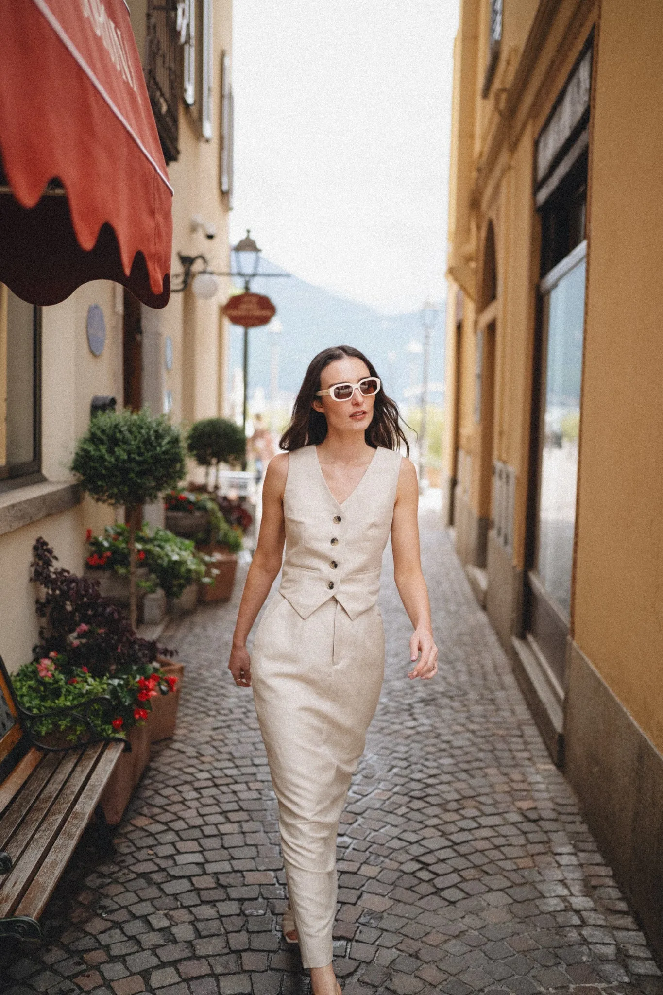 Linen & Wool Blend Tailored Skirt in Natural Herringbone