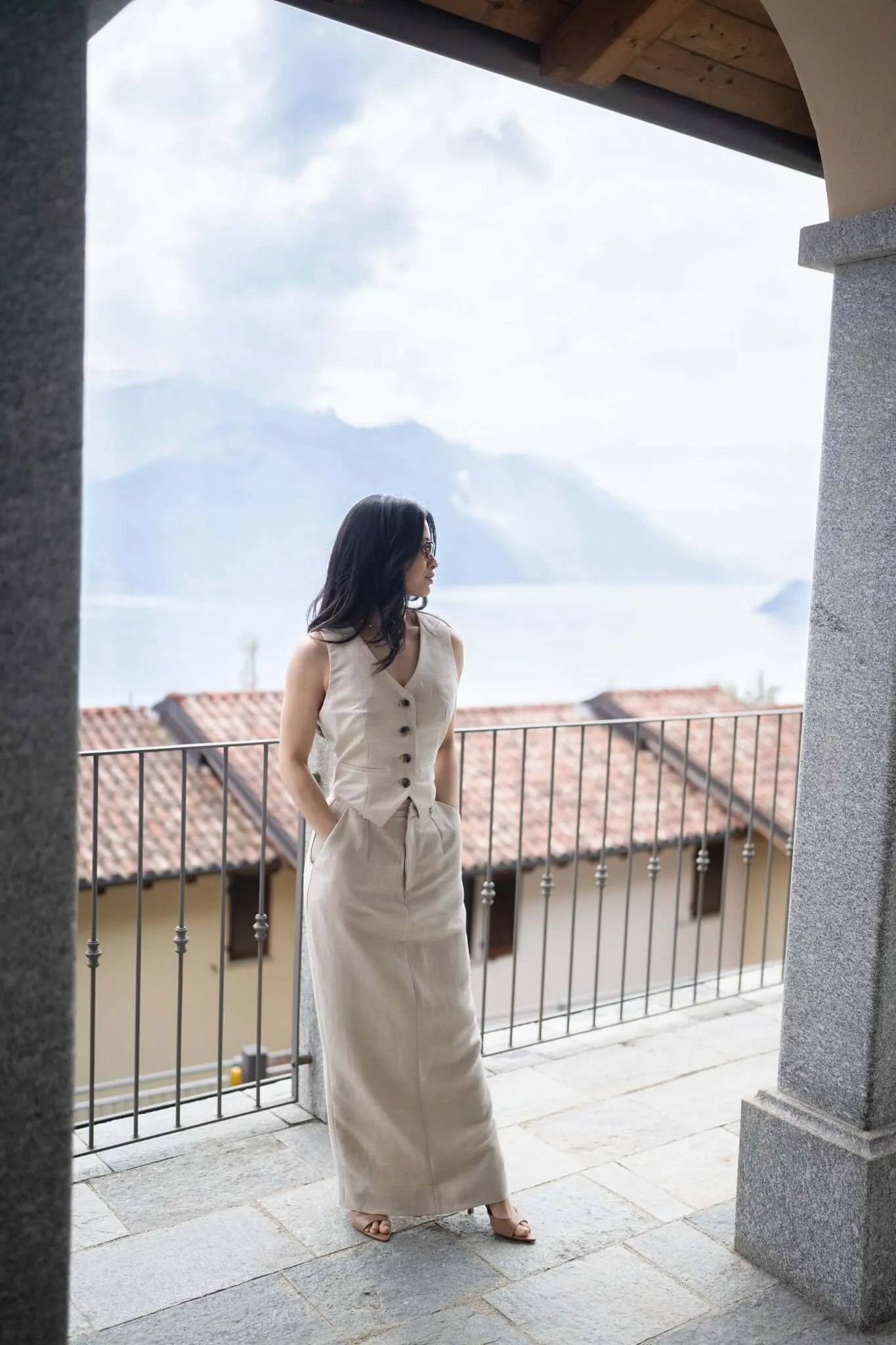 Linen & Wool Blend Tailored Skirt in Natural Herringbone