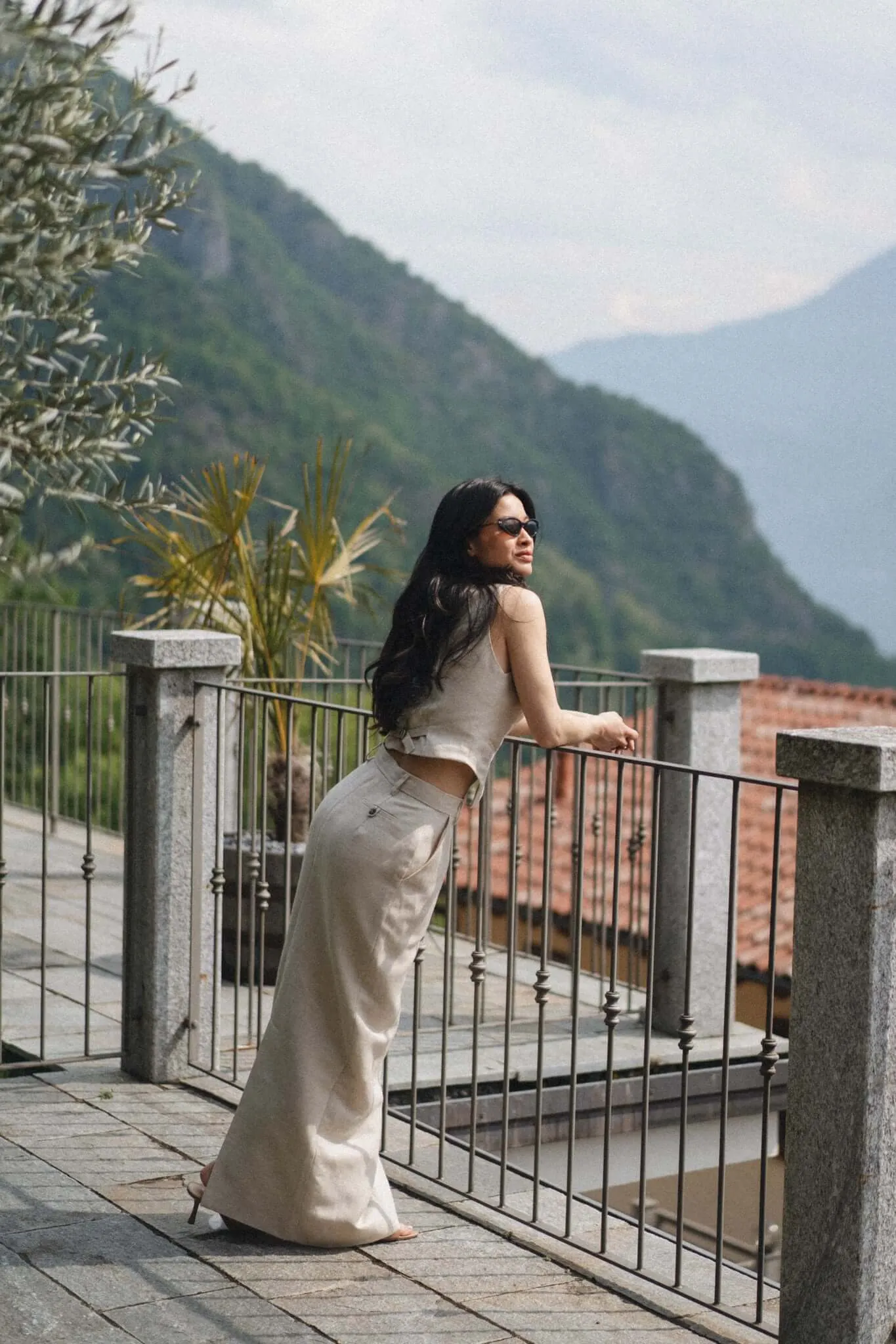 Linen & Wool Blend Tailored Skirt in Natural Herringbone