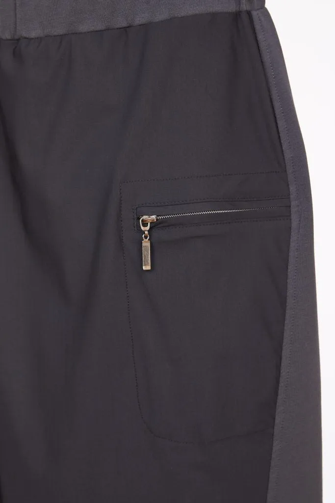 Skirt with Contrast Front Panel in Anthracite/Black