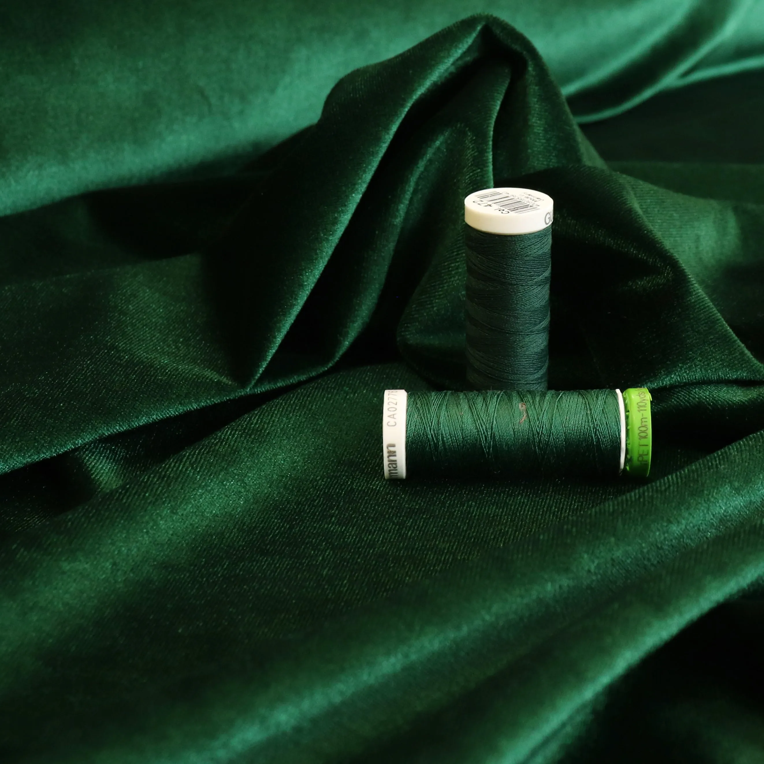 Stretch Velvet - Green Emerald