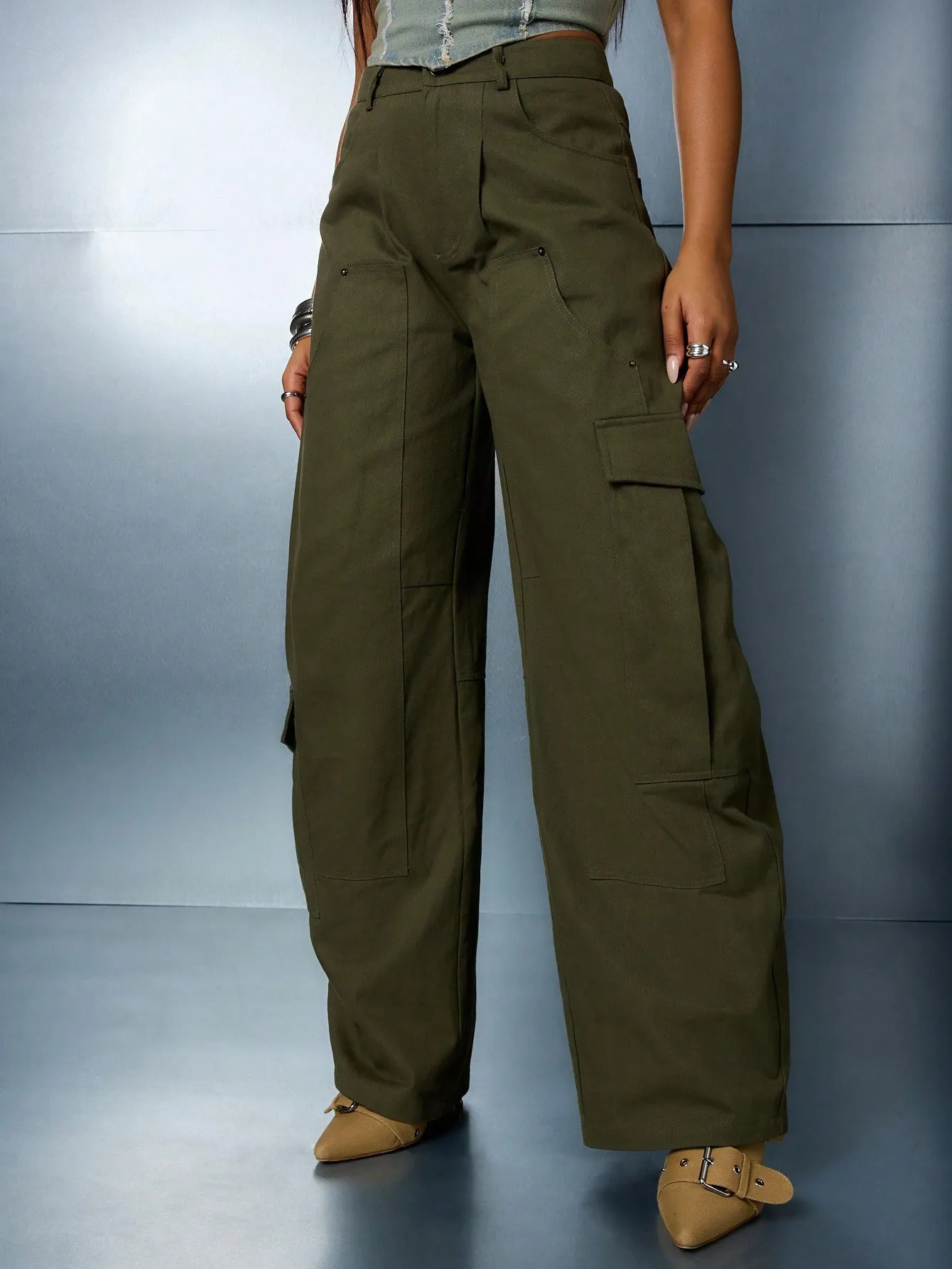 SUMWON WOMEN Skater Fit Wide Leg Cargo Pants