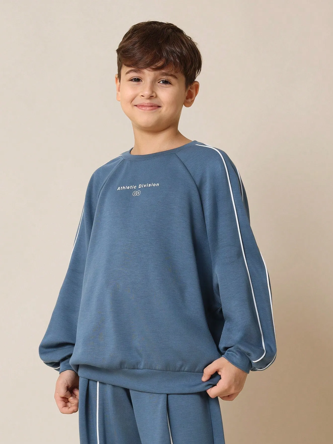 Tween Boys Comfy Regular Fit Raglan Graphic Print Sweatshirt And Jogger With Piping 2 Piece Set