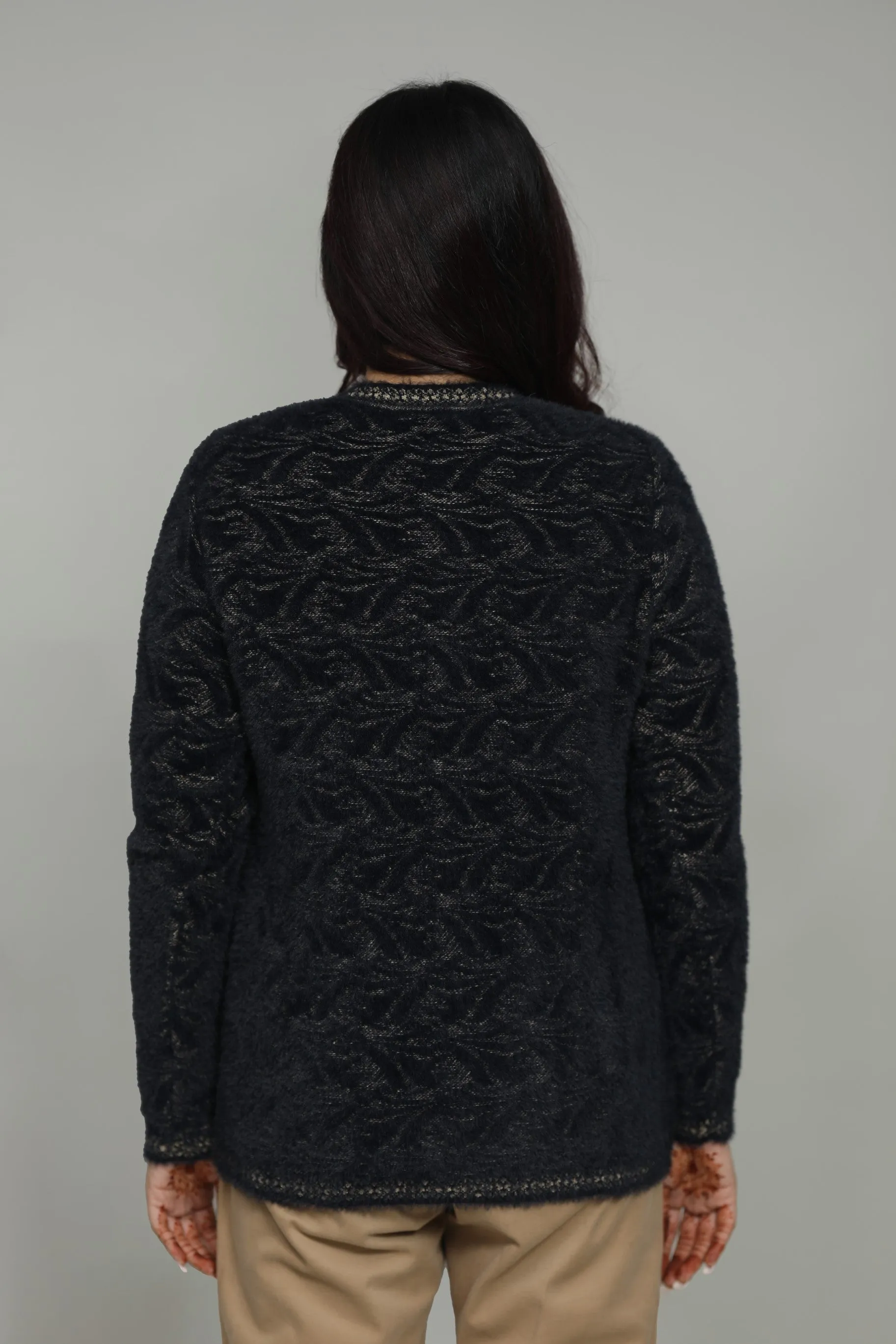 Women Knitted Round Neck Cardigan